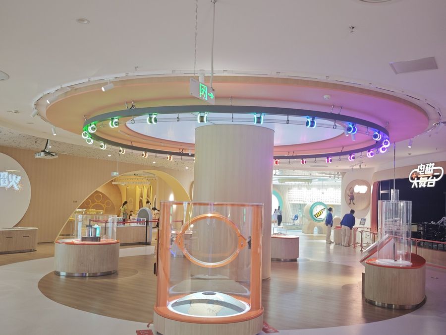 Electricity & Magnetism exhibit installation
