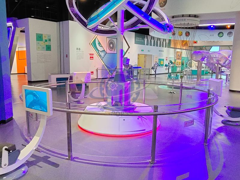 Mobius Expressway — Basic Science exhibit for science museums